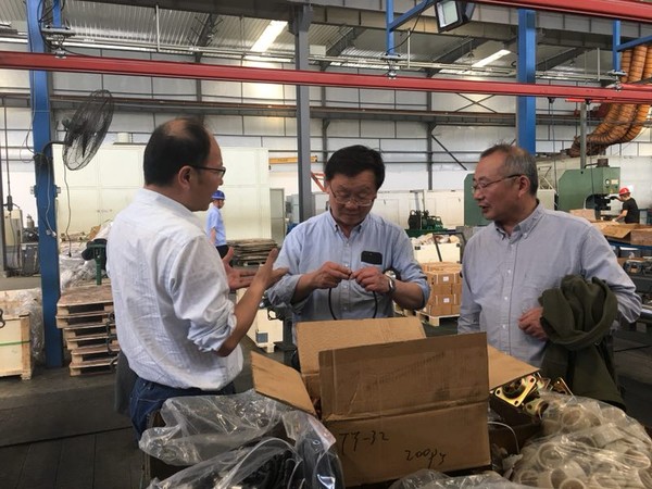 市科技情报研究所牵线搭桥促进产学研合作